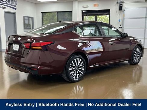 Used 2024 Nissan Altima 2.5 SV FWD image 6