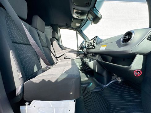 New 2024 Mercedes-Benz Sprinter 2500 image 25