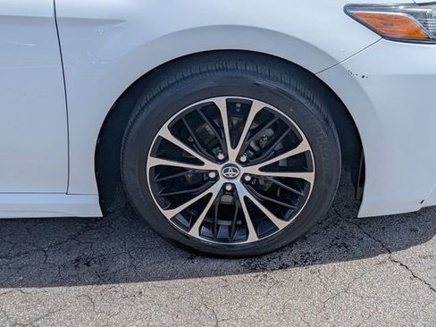 Used 2020 Toyota Camry SE image 9