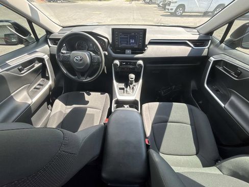 Used 2021 Toyota RAV4 LE image 15