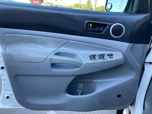 Used 2010 Toyota Tacoma 4x4 Double Cab image 10