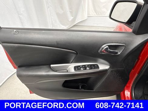 Used 2019 Dodge Journey SE FWD image 13