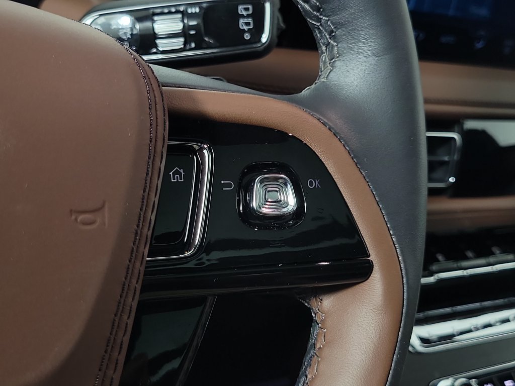 New 2027 Lincoln Aviator Reserve w/ Luxury Package RWD image 26
