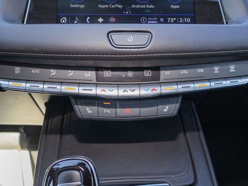 Used 2023 Cadillac XT4 Luxury w/ Cold Weather Package image 21