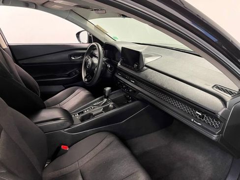 Used 2023 Honda Accord EX image 11