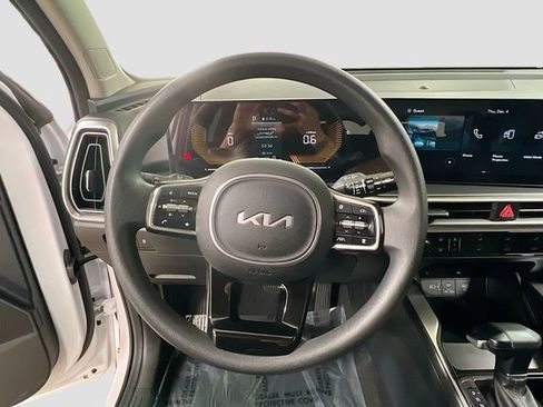 Certified 2024 Kia Sorento LX image 11