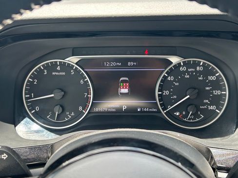 Used 2022 Nissan Pathfinder SV FWD image 32