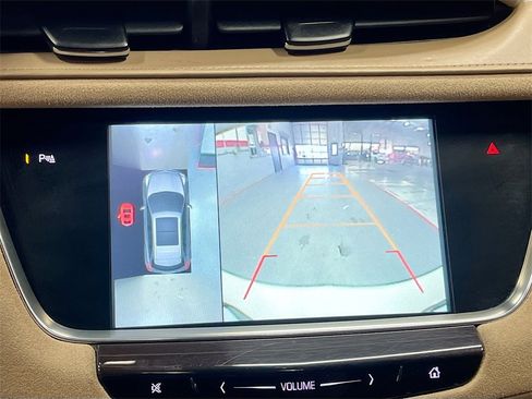 Used 2017 Cadillac XT5 Platinum image 14