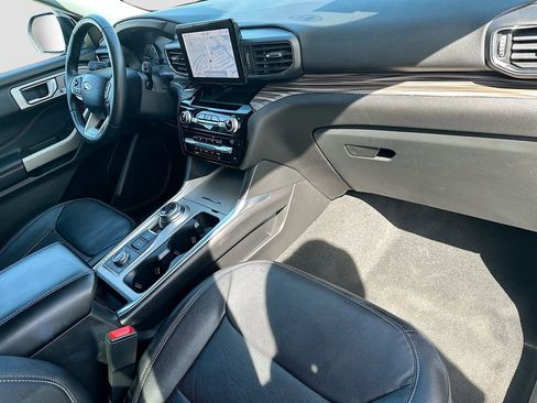 Used 2023 Ford Explorer Limited image 36