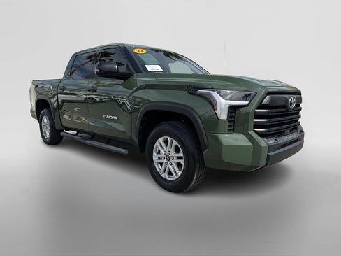 Used 2022 Toyota Tundra SR5 w/ SR5 Convenience Package image 5