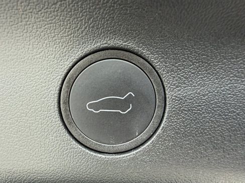 Used 2023 Tesla Model Y Long Range AWD/4WD image 46