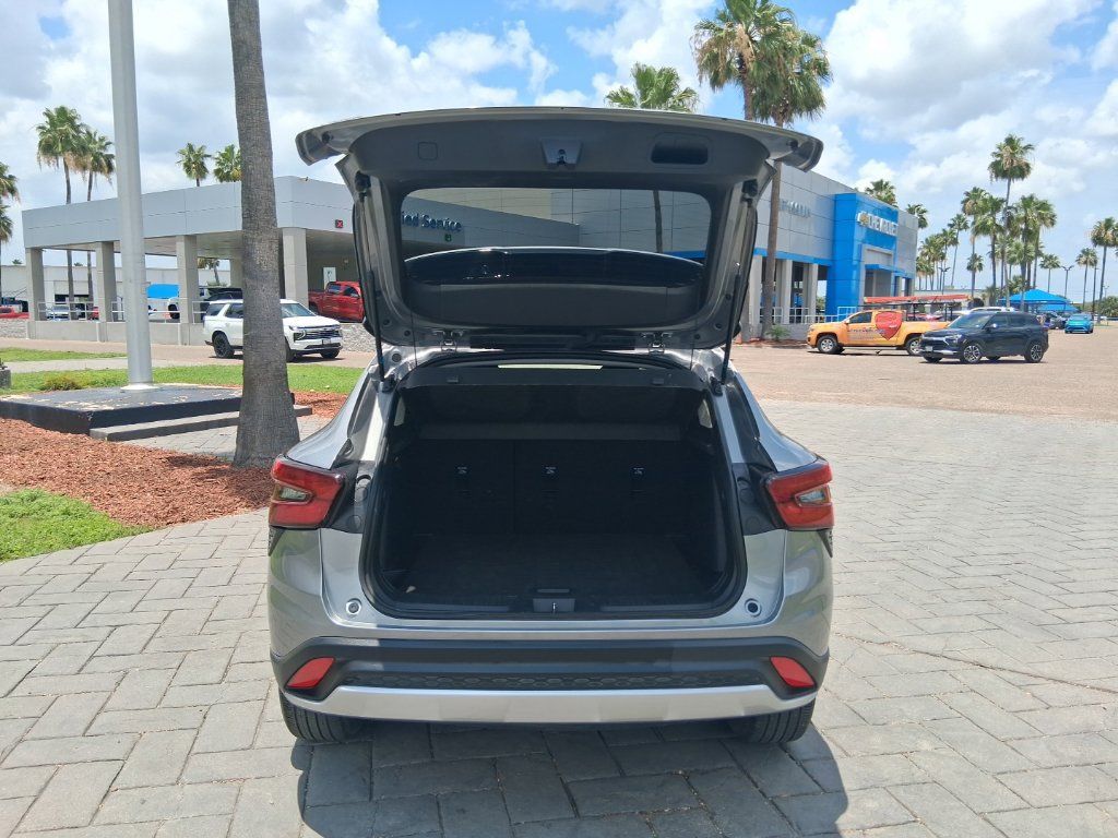 Used 2024 Chevrolet Trax LT w/ LT Convenience Package FWD image 6