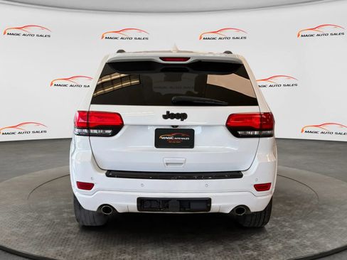 Used 2014 Jeep Grand Cherokee Overland w/ Advanced Technology Group AWD/4WD image 7