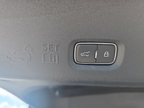 Used 2025 Ford Expedition Active AWD/4WD image 33