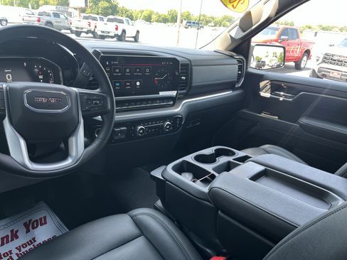 Used 2025 GMC Sierra 1500 SLT AWD/4WD image 2