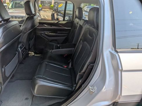 Certified 2023 Jeep Grand Cherokee Limited w/ Luxury Tech Group II AWD/4WD image 12