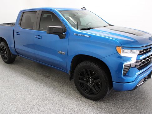 Used 2022 Chevrolet Silverado 1500 RST RWD image 4