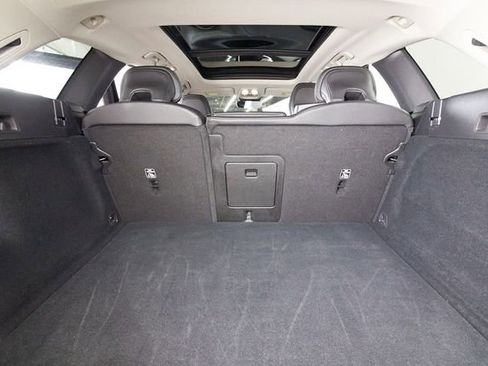 Certified 2025 Volvo XC60 B5 Core AWD/4WD image 24