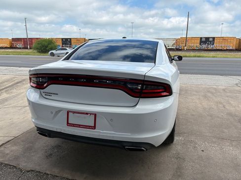 Used 2016 Dodge Charger SE w/ Power Sunroof Group AWD/4WD image 13