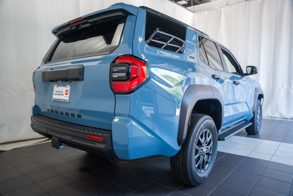 New 2026 Toyota 4Runner SR5 AWD/4WD image 4