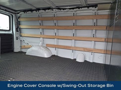 Used 2024 GMC Savana 2500 w/ Driver Convenience Package image 13
