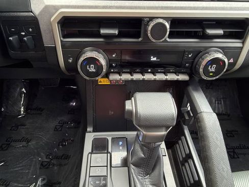 Used 2024 Toyota Tacoma Trailhunter image 21