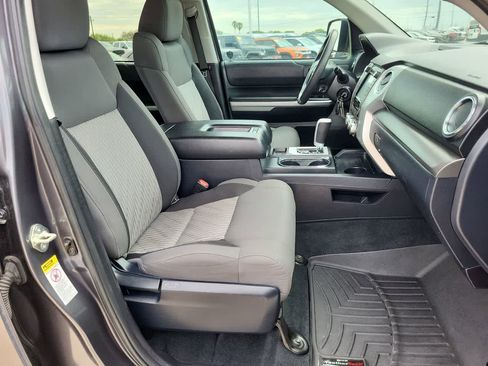 Used 2017 Toyota Tundra SR5 AWD/4WD image 22