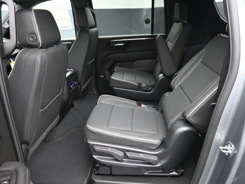 New 2026 Chevrolet Suburban Premier w/ Sun And Tow Package AWD/4WD image 12