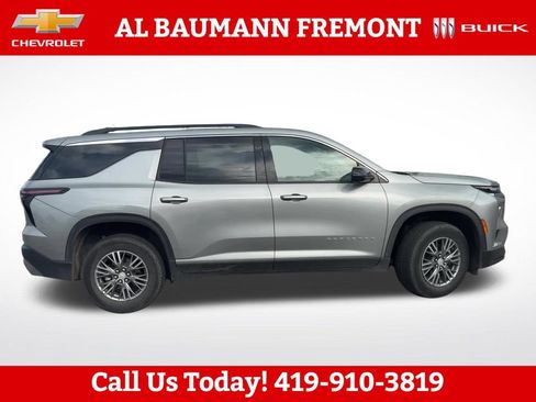 Used 2026 Chevrolet Traverse LT w/ Driver Confidence Package AWD/4WD image 2