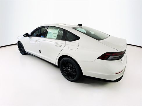 New 2025 Honda Accord SE image 4