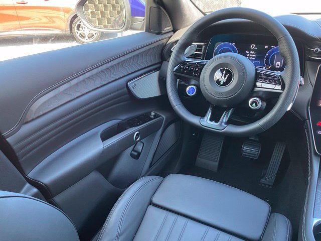 Used 2025 Maserati Grecale GT AWD/4WD image 41
