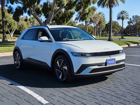 Certified 2025 Hyundai Ioniq 5 SEL image 3