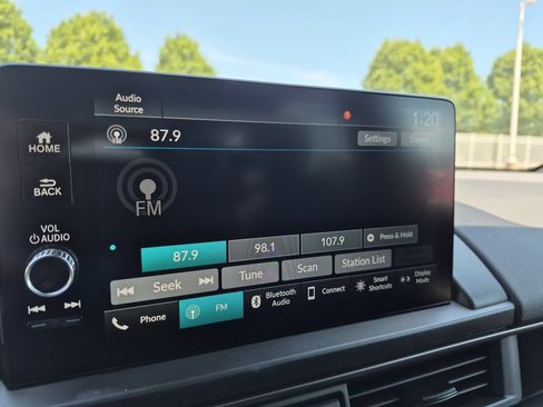 Certified 2024 Honda Pilot TrailSport image 18