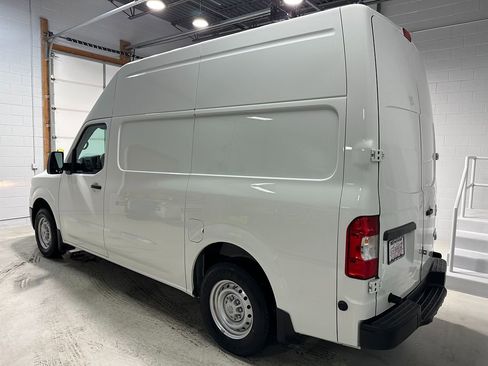 Used 2021 Nissan NV 2500 S image 17
