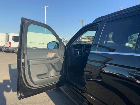 Certified 2025 Ford Expedition Active AWD/4WD image 20