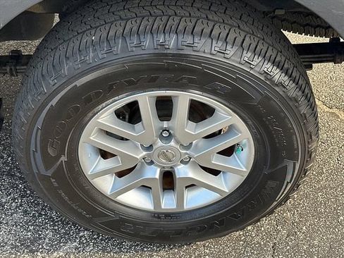 Used 2014 Nissan Frontier SV w/ SV Value Truck Package RWD image 35