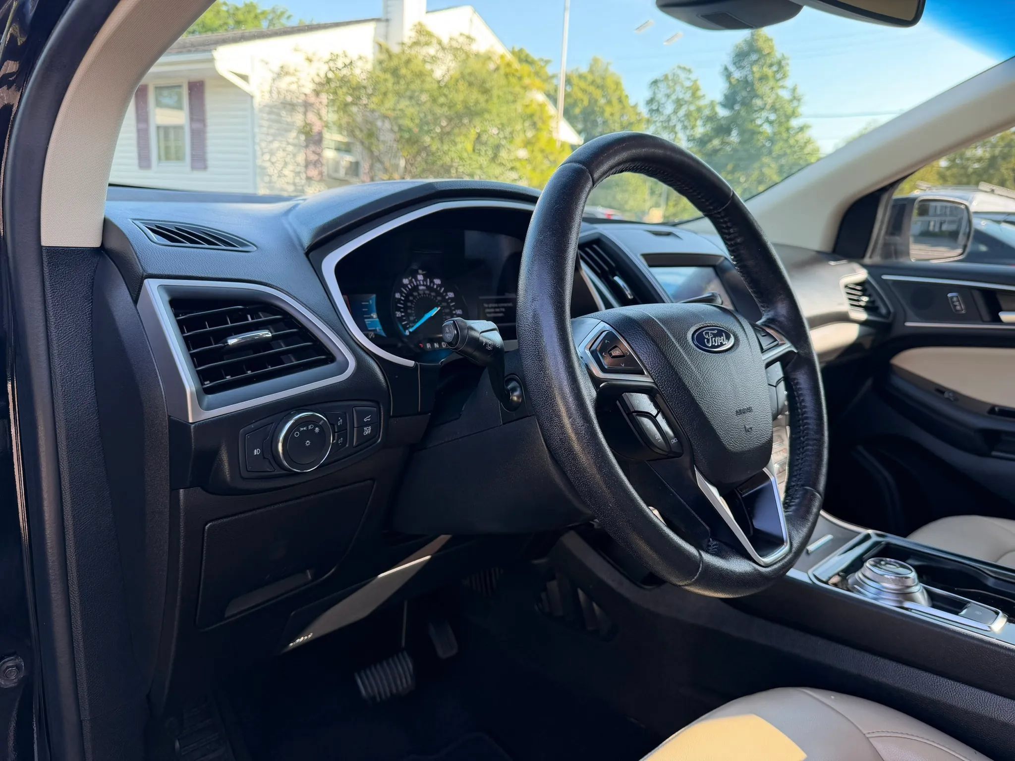 Used 2020 Ford Edge SEL w/ Convenience Package AWD/4WD image 10