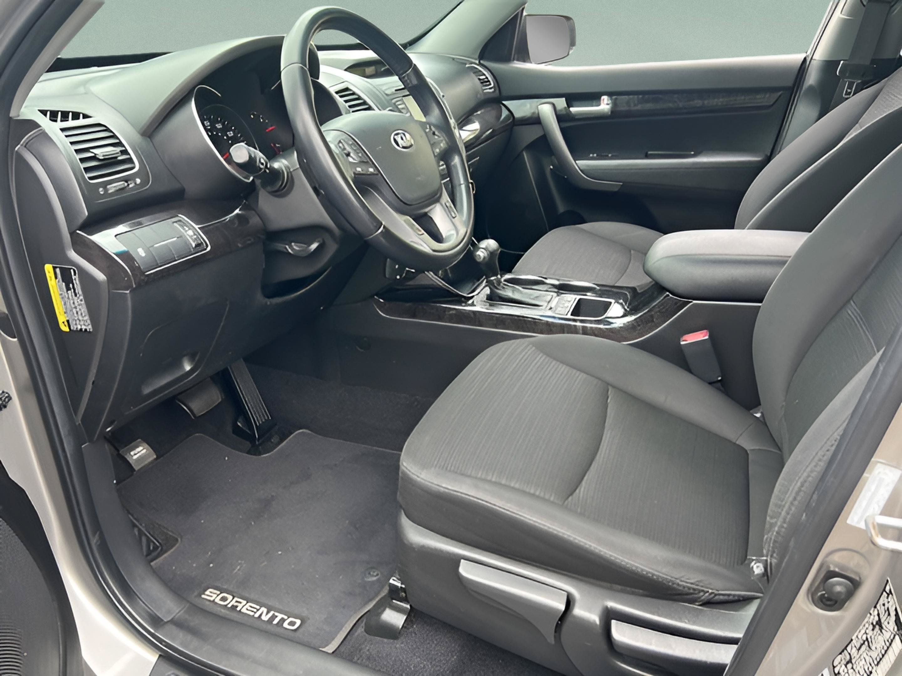 Used 2014 Kia Sorento LX FWD image 25