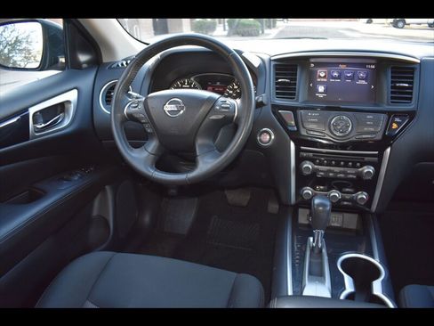 Used 2019 Nissan Pathfinder SV image 35