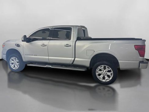 Used 2016 Nissan Titan SL image 5