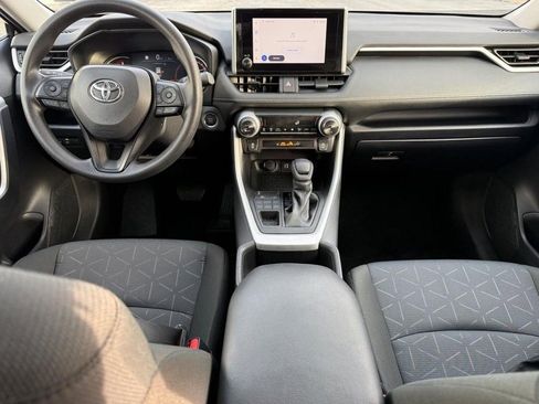 Used 2025 Toyota RAV4 XLE AWD/4WD image 15