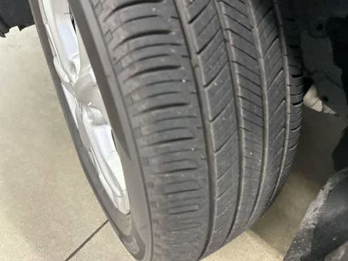 Used 2025 Honda HR-V LX image 29