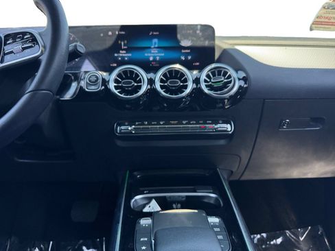 Used 2023 Mercedes-Benz GLA 250 w/ Premium Package image 12