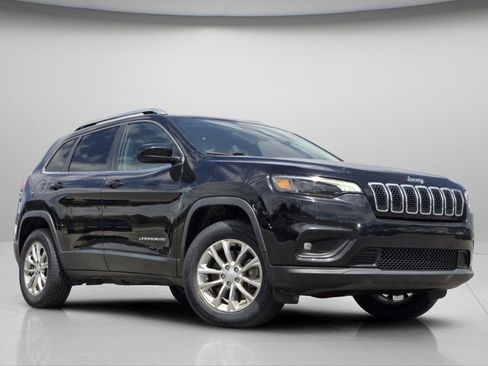 Used 2019 Jeep Cherokee Latitude w/ Popular Appearance Group AWD/4WD image 2