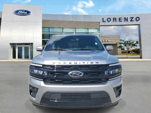 Used 2023 Ford Expedition Limited image 2