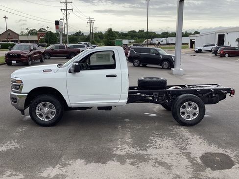 New 2026 RAM 3500 Tradesman AWD/4WD image 8