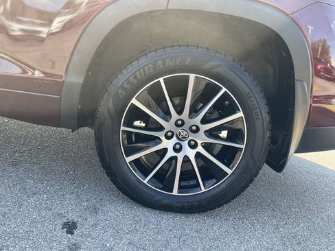Used 2019 Toyota Highlander Limited AWD/4WD image 10
