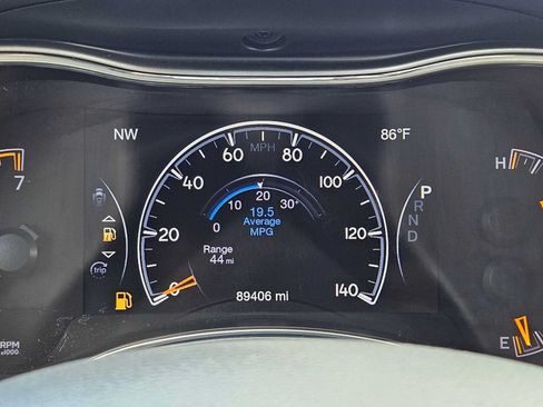 Used 2021 Jeep Grand Cherokee Laredo RWD image 32