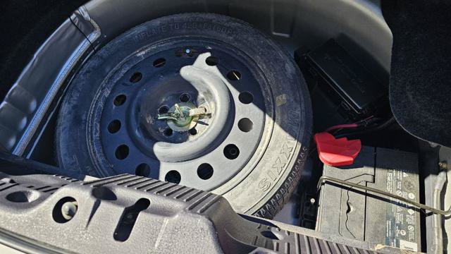Used 2004 Ford Thunderbird RWD image 18