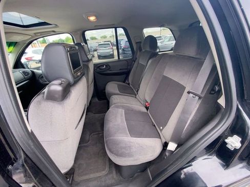 Used 2008 Chevrolet TrailBlazer LT w/ Sun And Sound Package AWD/4WD image 5